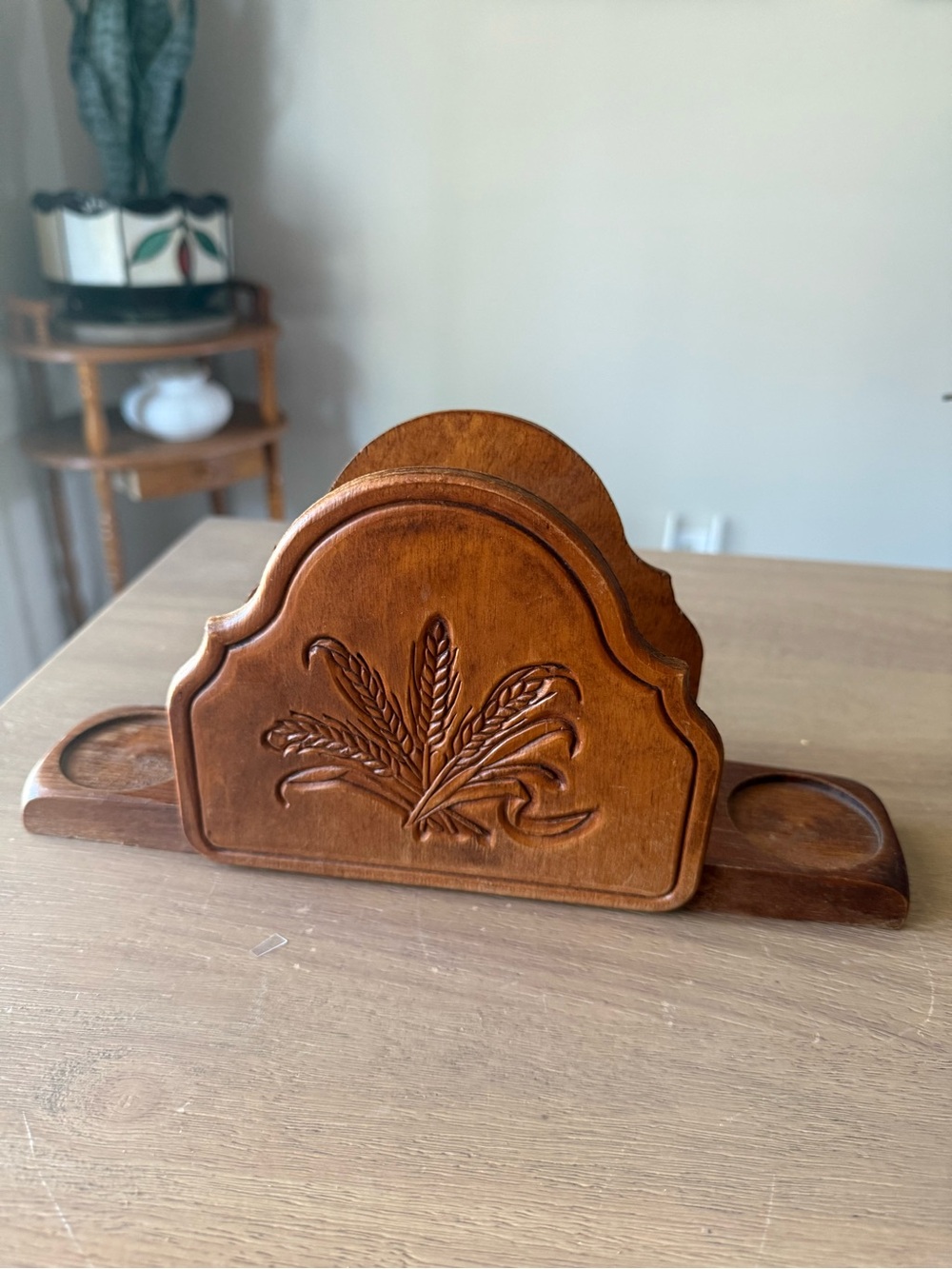 vintage wooden napkin Salt And Pepper holder Wheat Pattern